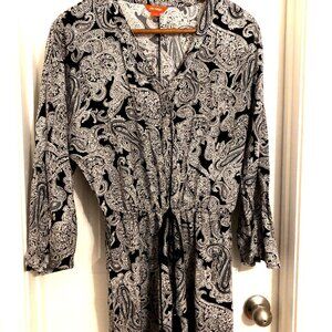 Black & White Paisley Jumper by Joe Fresh sz L
